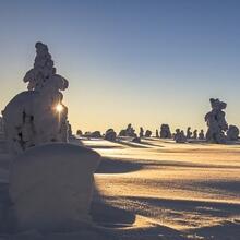 Talvinen maisemakuva Lapin tuntureilta.